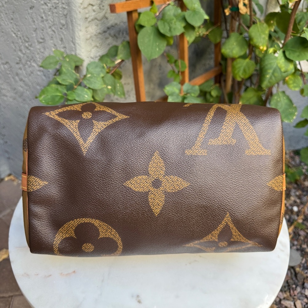 Louis Vuitton Reverse Giant Monogram Speedy Bandouliere 30 - Picture 14 of 16
